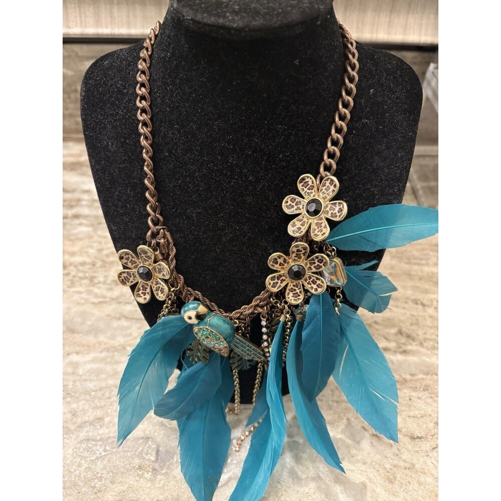 VINTAGE BRASS LARGE BLUE FEATHER W/PARROT FLOWERS NECKLACE 18''